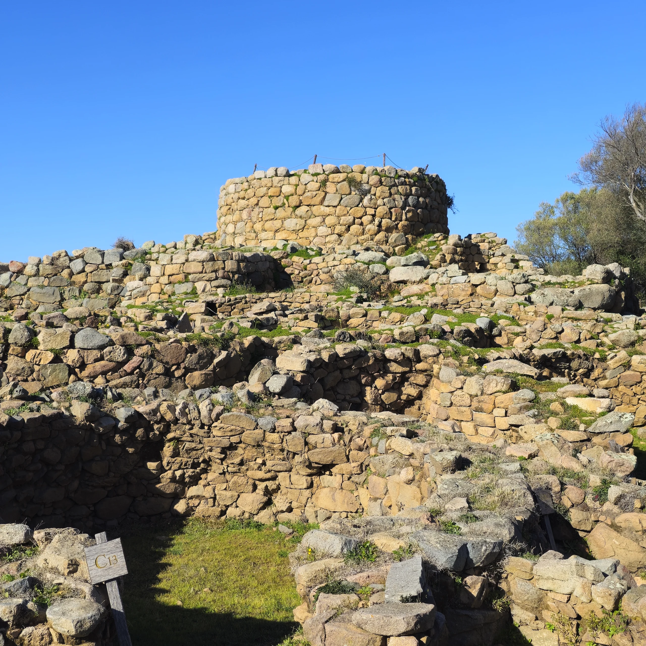 Arzachena Escursione al Nuraghe La Prigiona