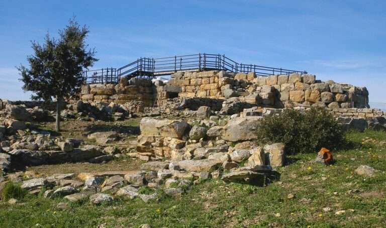 escursione-ambientale-culturale-campidano-nuraghe-genna-maria-villanovaforru-sardegna